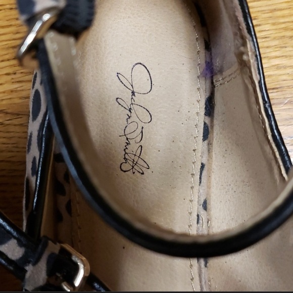 Jaclyn Smith flats Size 8M - Picture 6 of 7